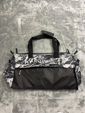 New Nike Grip Duffel Bag Mens Small Black White Gym Shoe Compartment BA5872 027